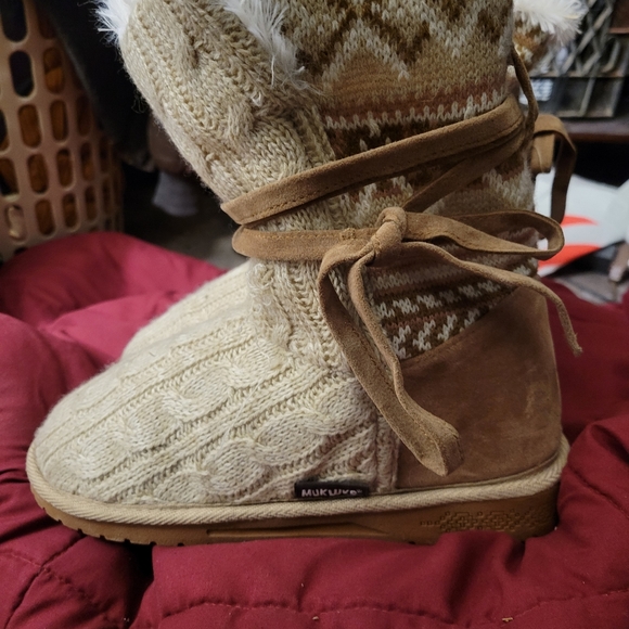 Muk luks boots size 7 - Picture 4 of 10
